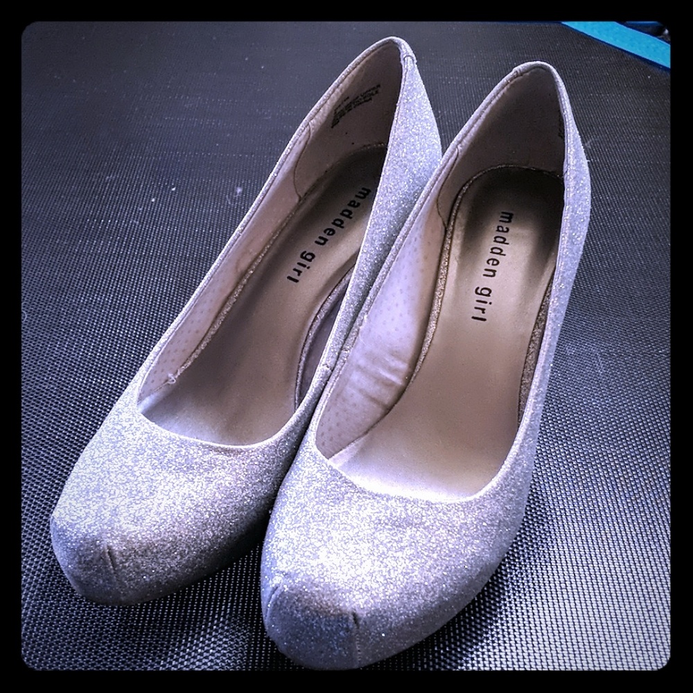 Madden girl silver pumps